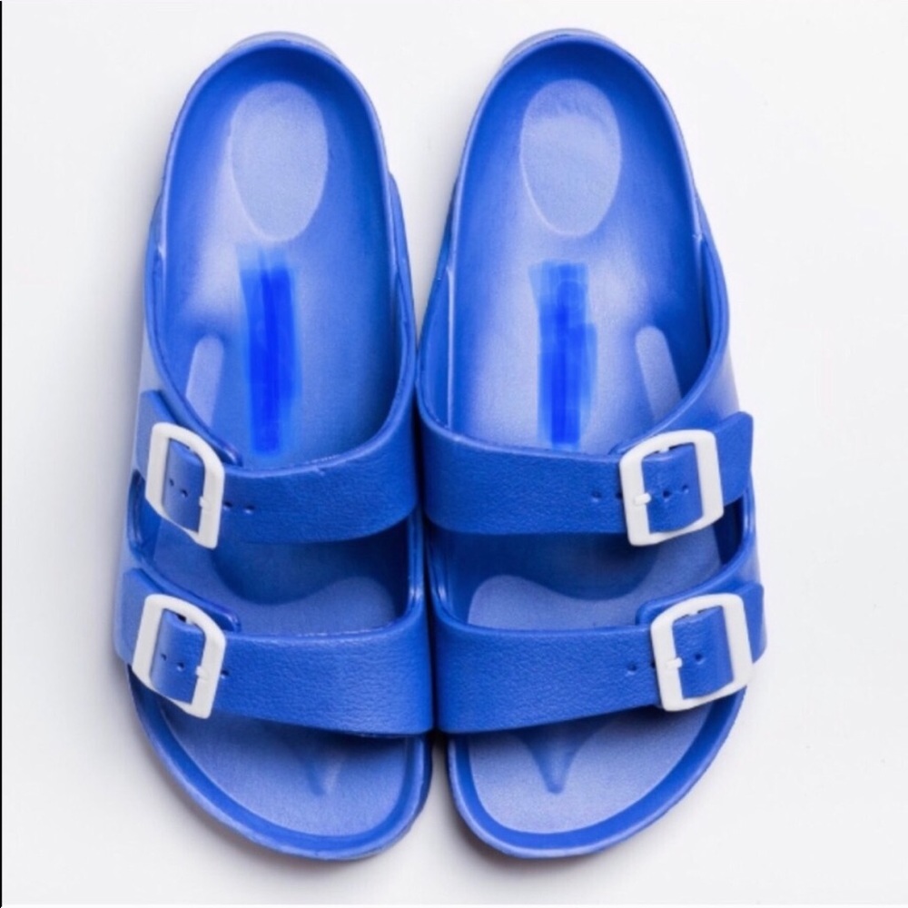 ❤️1 left❤️SALE 🦋2 for $14 fun summer pool shoes - Picture 2 of 3
